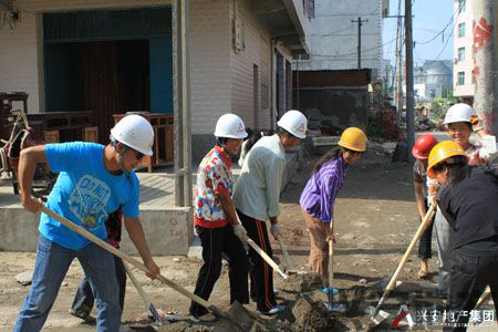 興安地產(chǎn)集團積極投入抗洪搶險工作